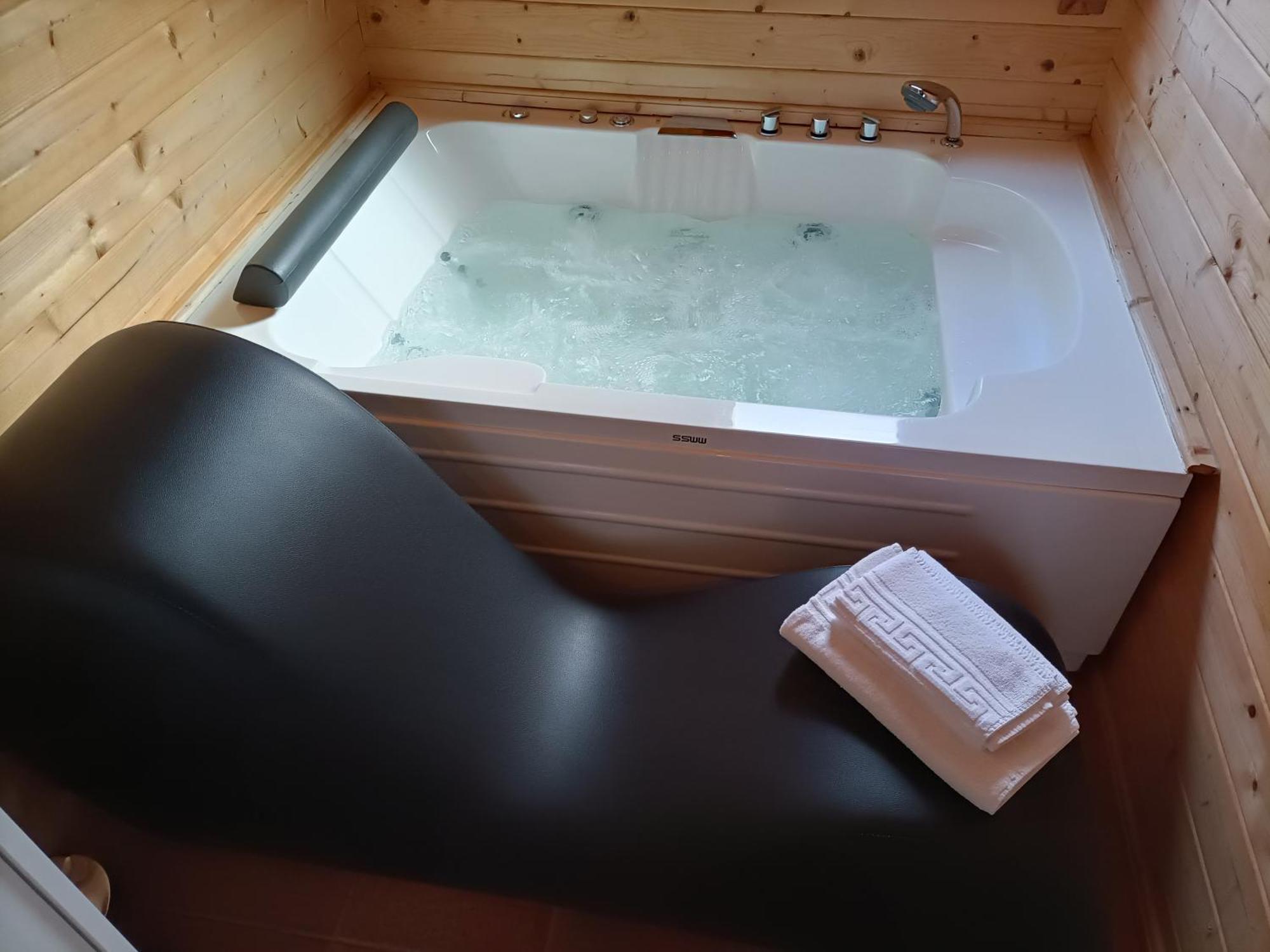 La Dehesilla De Toledo Escapada Romantica Jacuzzi Sillon Tantrico Кобиса Экстерьер фото